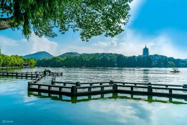 Tô Đê Xuân Hiểu (Buổi sáng mùa xuân trên đê Tô)